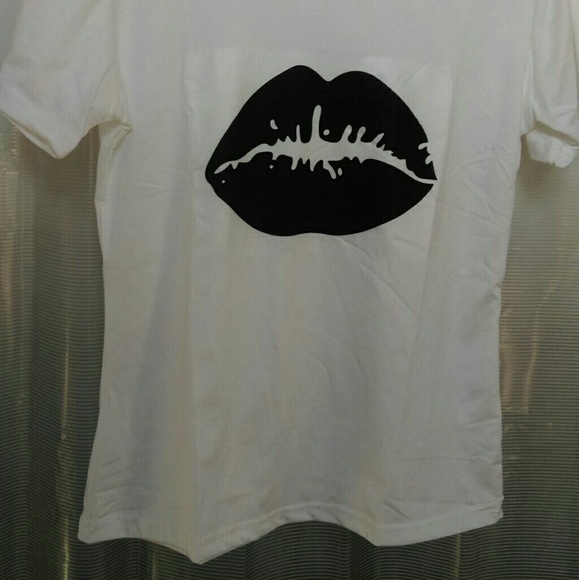 ** 2 / $15 ** NEW GRAPHIC TEE(PLEASE READ BELOW) - Picture 2 of 4